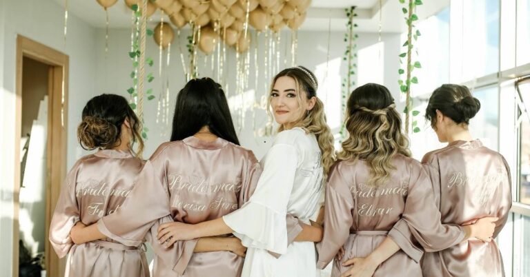 19 Dreamy Half Up Half Down Bridesmaid Hairstyles That Add Elegance to Any Wedding Look
