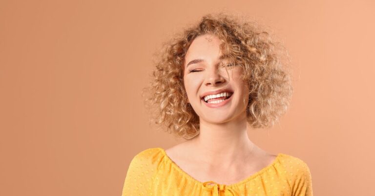 17 Cute Hairstyles for Short Curly Hair That Are Easy and Stylish